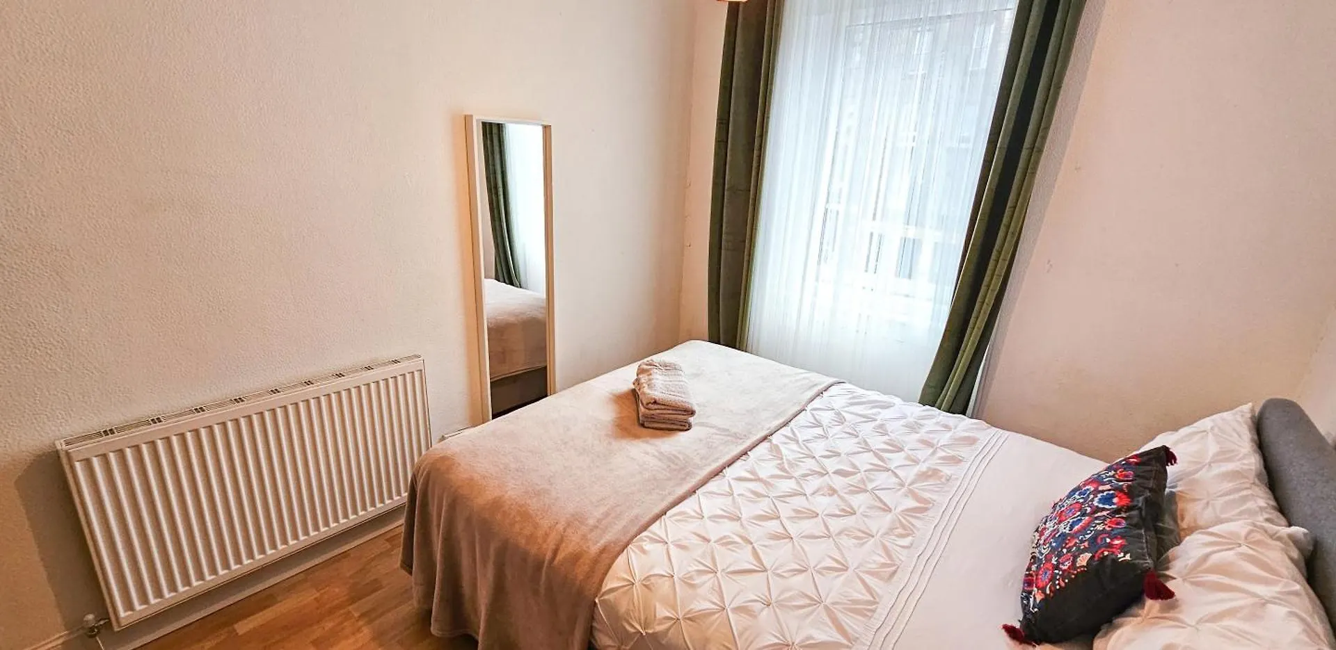 Harry Potter Styled 3-Bed Apartment - Edinburgh 0*,  United Kingdom