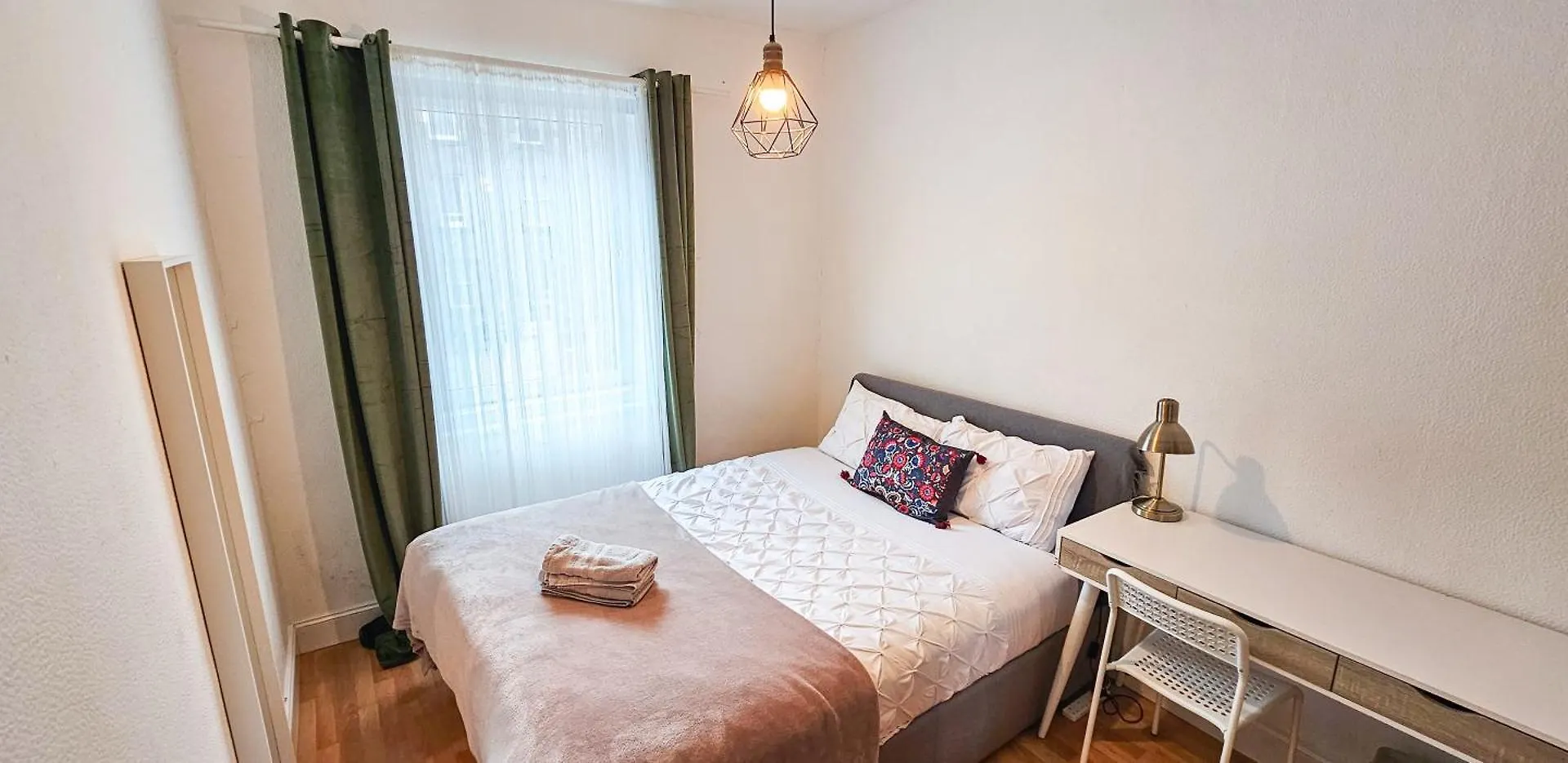 Harry Potter Styled 3-Bed Apartment - Edinburgh 0*,  United Kingdom